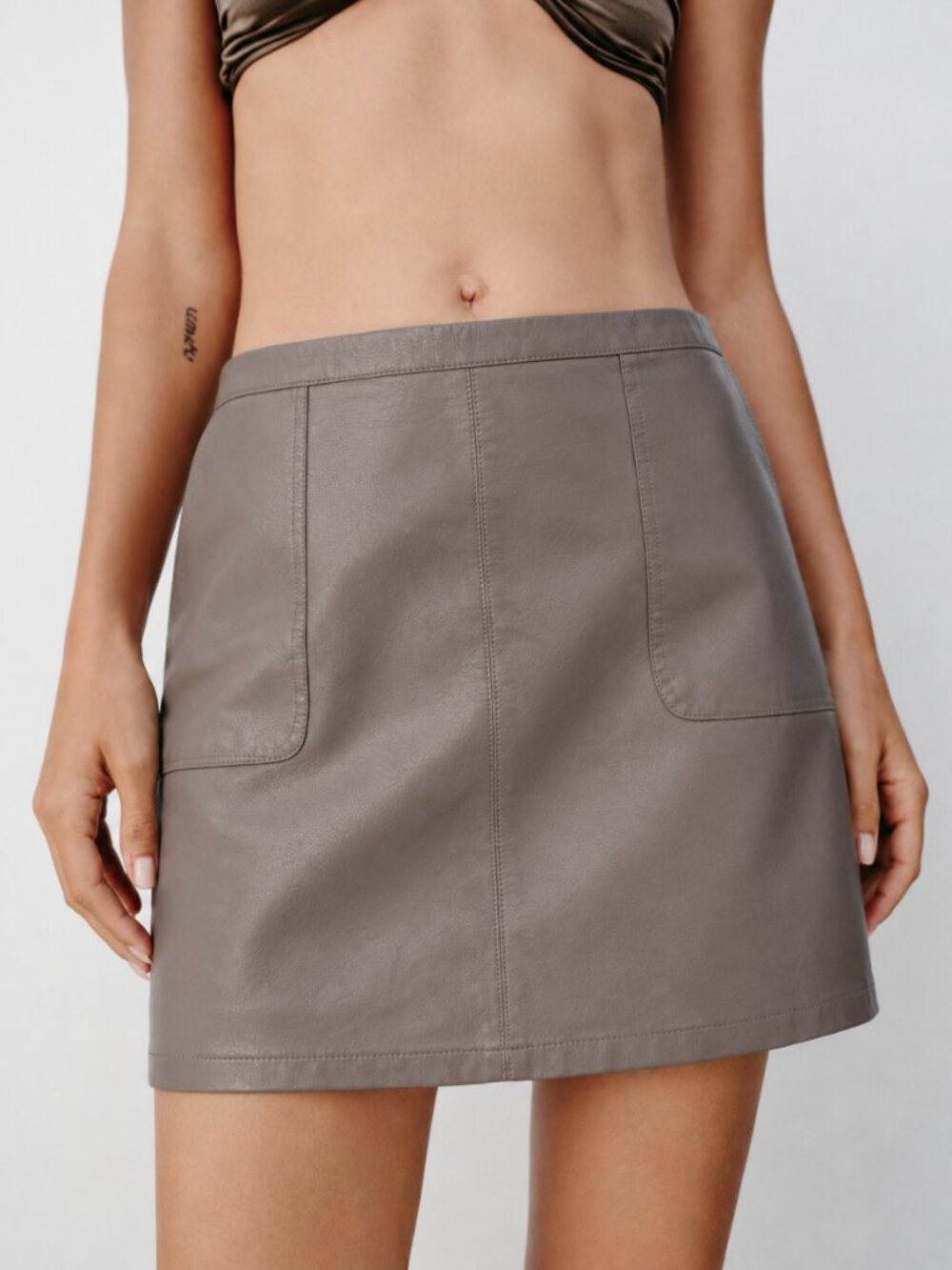 Y2K Office Siren Taupe Greige Faux Leather Mini Skirt Safary Style Size M